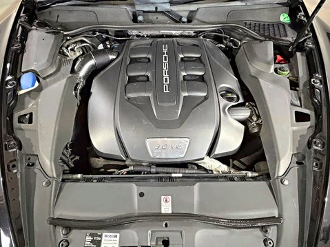Porsche Cayenne PLATINUM EDITION 3.0 DIESEL V6 TIPTRONIC 12