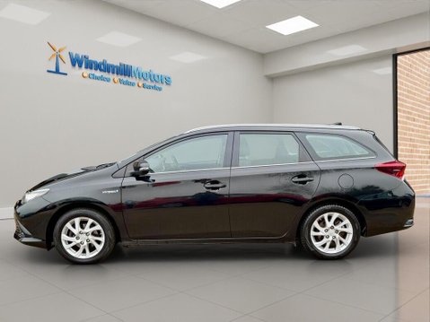 Toyota Auris 1.8 VVT-h Business Edition Touring Sports CVT Euro 6 (s/s) 5dr (Safety Sens 7