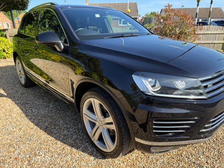 Volkswagen Touareg 3.0 TDI V6 BlueMotion Tech R-Line Tiptronic 4WD Euro 6 (s/s) 5dr 8