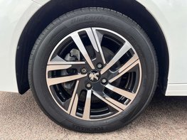 Peugeot 208 1.2 208 Allure Premium+ PureTech SS 5dr 12