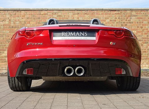 Jaguar F-Type V6 S Convertible 17
