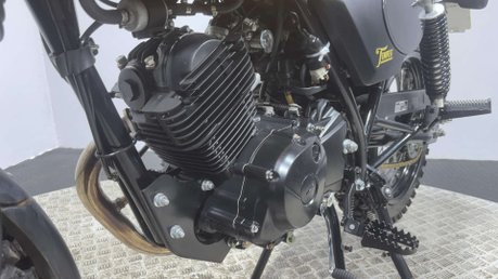 Ajs Tempest Scrambler 125 2019 ONLY 2K GREAT CONDITION CAFE 125CC LEARNER BIKE NEW MOT 24