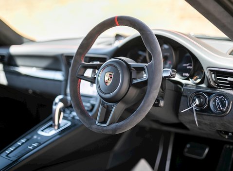 Porsche 911 GT3 (991.2) 11