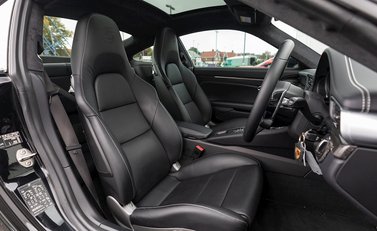 Porsche 911 (991.2) Turbo S 12