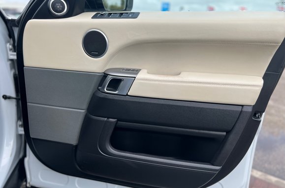 Land Rover Range Rover Sport 3.0 SDV6 AUTOBIOGRAPHY DYNAMIC AUTO 22