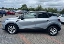 Renault Captur ICONIC 1.0 TCE 10