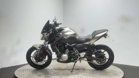 Kawasaki Z650 2017 29K NEW MOT SERVICED A2 BIKE 650CC NAKED TWIN SPORTS EXHAUST 4