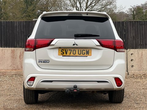 Mitsubishi Outlander PHEV DESIGN 8