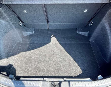 Toyota Corolla 1.8 Corolla Design HEV CVT 5dr 66