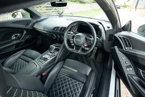 Audi R8 5.2 FSI V10 Plus S Tronic quattro Euro 6 (s/s) 2dr 30