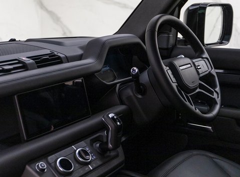 Land Rover Defender 110 P400 X 18