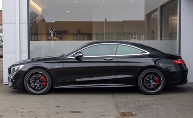 Mercedes-Benz AMG S63 Coupe Premium 3