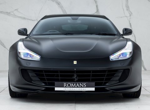 Ferrari GTC4 Lusso V12 4