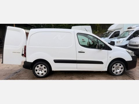 Peugeot Partner 1.6 BlueHDi 854 Professional Panel Van 5dr Diesel Manual L1 (112 g/km, 97.6 23