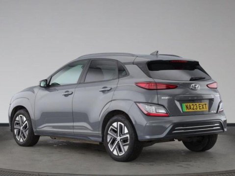 Hyundai KONA PREMIUM 2