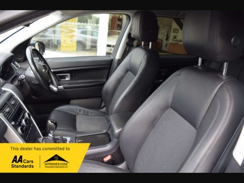 Land Rover Discovery Sport 2.0 Discovery Sport SE Tech TD4 4WD 5dr 30