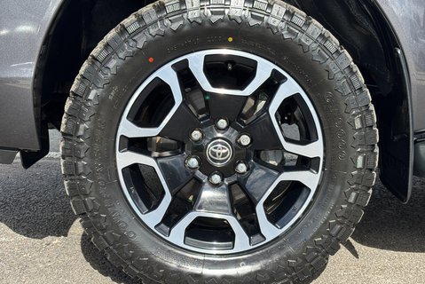 Toyota Hilux Invincible 4WD Auto 2.8 D-4D Double Cab Pickup - Pegasus Canopy 33