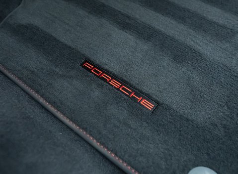 Porsche 911 Targa 4 GTS (992) 22