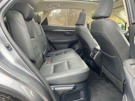 Lexus NX 2.5 NX 300h CVT 4WD 5dr 26