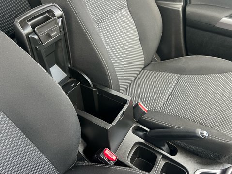 Suzuki Vitara SZ-T BOOSTERJET MHEV 28