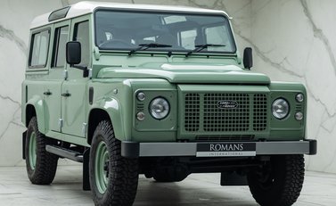 Land Rover Defender 110 HERITAGE 9