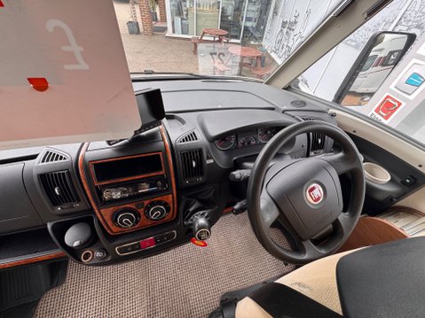 Burstner Aviano i727 35