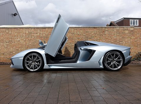 Lamborghini Aventador LP 700-4 Roadster 20