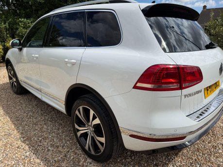 Volkswagen Touareg 3.0 TDI V6 BlueMotion Tech R-Line Tiptronic 4WD Euro 6 (s/s) 5dr 12