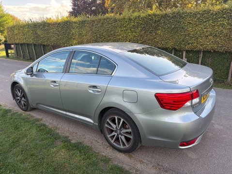 Toyota Avensis 2.0 D-4D Icon Euro 5 4dr 12
