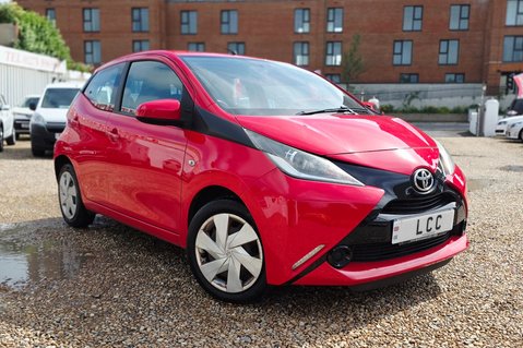 Toyota Aygo 1.0 VVT-I X-PLAY FULL SERVICE HISTORY! 9 SERVICES! BLUETOOTH! 2