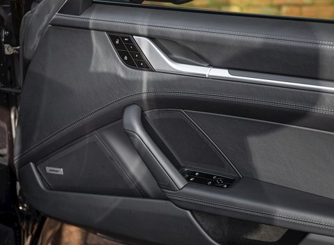 Porsche 911 Carrera 4S (992) 21