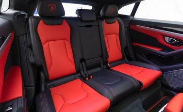 Lamborghini Urus 14