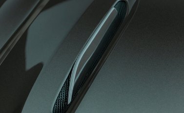 Aston Martin DBX 707 27