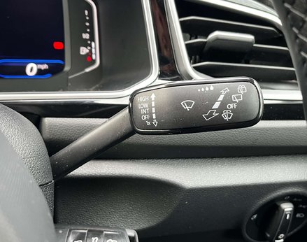 Volkswagen T-Roc 1.5 T-Roc R-Line TSI Semi-Auto 5dr 64