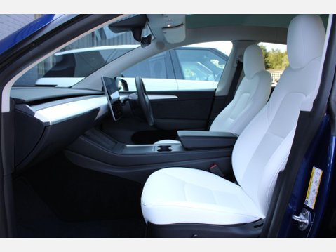 Tesla Model Y LONG RANGE 10