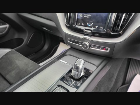 Volvo XC60 T8 TWIN ENGINE R-DESIGN PRO AWD 39