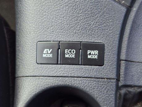 Toyota Auris 1.8 VVT-h Excel Touring Sports 5dr Petrol Hybrid CVT Euro 6 (s/s) (136 ps) 25