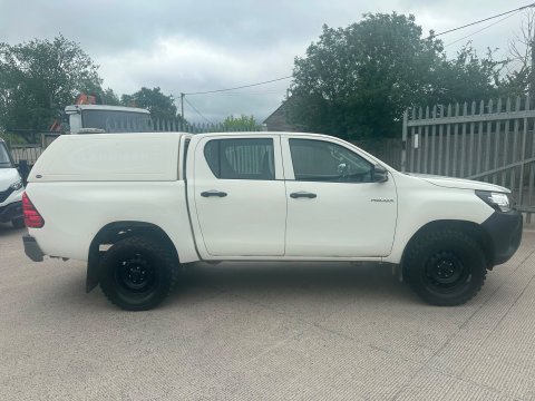 Toyota Hilux ACTIVE 4WD D-4D DCB 4
