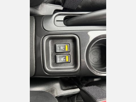 Nissan Juke 1.6 Tekna XTRON Euro 5 5dr 39