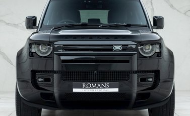 Land Rover Defender 90 V8 Bond Edition 4