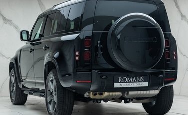 Land Rover Defender 110 D250 X-DYNAMIC HSE 10