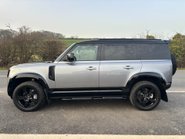 Land Rover Defender 110 D300 Hard Top HSE with Rear Seat Conversion - Black Pack 7