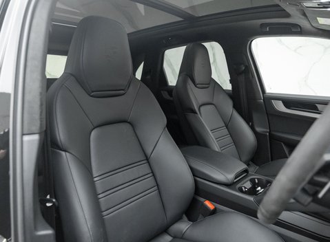 Porsche Cayenne TURBO E-HYBRID 14