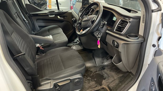 Ford Transit Custom SWB L1H1 Low Roof Limited 280 Air Con Alloys Sensors Cam EURO 6 9