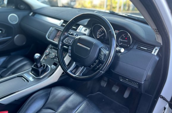 Land Rover Range Rover Evoque 2.2 ED4 PURE TECH COUPE PAN ROOF 24