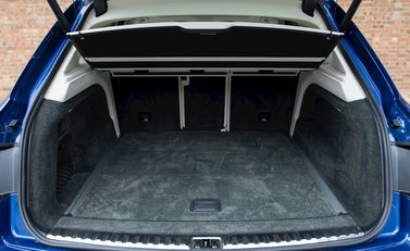 Bentley Bentayga V8 29