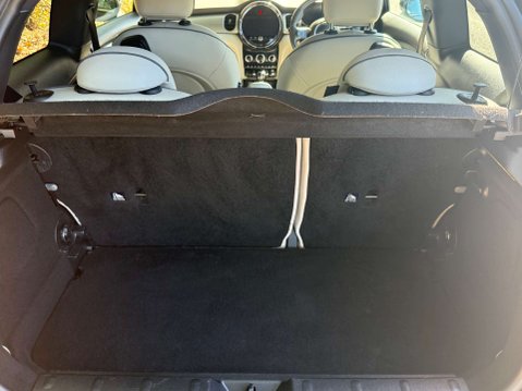 Mini Hatch 1.5 Cooper Exclusive 3dr 24
