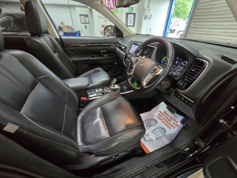 Mitsubishi Outlander 2.0h 12kWh 4hs CVT 4WD Euro 6 (s/s) 5dr 42
