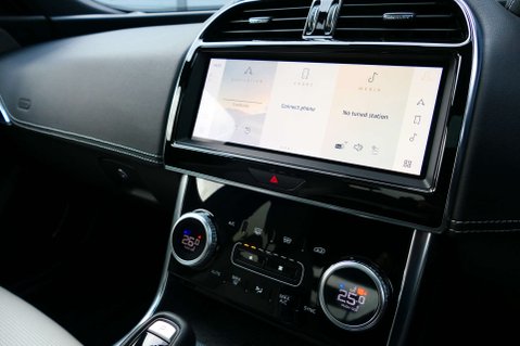 Jaguar XE 2.0 XE R-Dynamic SE D MHEV Auto 4dr 32