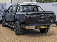 Nissan Navara DCI TEKNA 4X4 SHR DCB 7